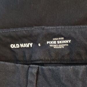 Old Navy Black Pixie Skinny Pants